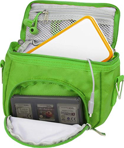 Orzly Travel Bag für alle Nintendo DS Konsole Modell Versionen mit Faltbarer Bildschirm (Original DS / 3DS / DS Lite / 3DS XL / DSi / New 3DS / New 3DS XL / 2DS XL / etc.) - Tasche enthält: Schultergurt + Tragegriff + Gürtelschlaufe + Fächer für Zubehör (Spiele / Stifte / Lade Kabel / Amiibo / etc.) - GRÜN
