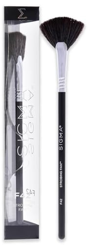 Sigma Beauty Strobing Fan Brush - Soft, Dense Fanned Makeup Brush for Strobe Effect Highlighting - Fan Highlighting Brush - Vegan, Hypoallergenic, Synthetic Makeup Brush