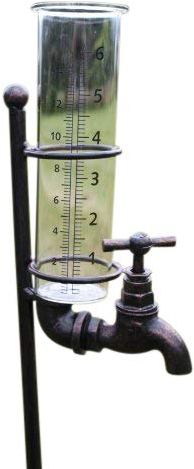 Olive Grove Regenmesser mit dekorativer Wasserhahn-Halterung und Regenauffangglas