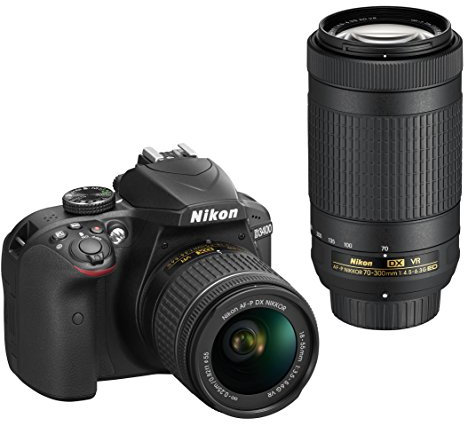 Nikon D3400 Fotocamera Reflex Digitale con Obiettivo Nikkor AF-P 18/55VR + Nikkor AF-P 70/300VR , 24.7 Megapixel, LCD 3, SD da 8 GB 300x Premium Lexar, Nero [Nital Card: 4 Anni di Garanzia]