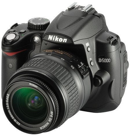 Nikon D5000 - Cámara Réflex Digital 12.3 MP (Objetivo AF-S DX VR 18-55mm f/3.5-5.6G)