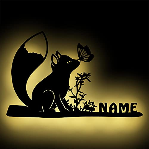 Nachtlicht Kleiner Fuchs mit Schmetterling aus Holz mit LED-Lichterkette | Wanddeko für Babies und Kinder | Geschenk-Idee zur Geburt oder Taufe | Schlummerlicht mit Farb- und LED-Optionen