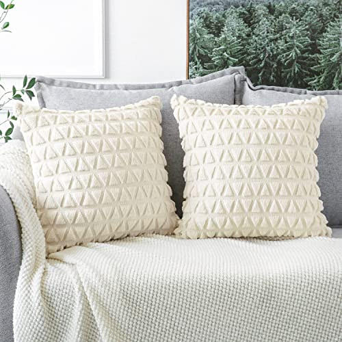 Artscope 2er Set Kurze Wolle Kissenbezüge Weicher Plüsch Luxus Wollsamt Zierkissenbezuge Dekokissen Boho Kissenhülle für Sofa Schlafzimmer Zuhause Dekor Dreiecksform Creme Beige, 40x40cm
