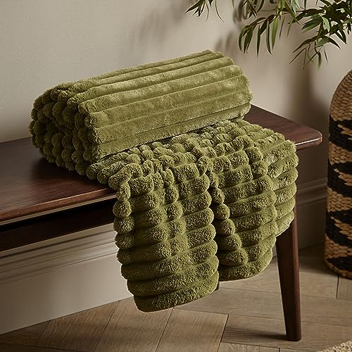 Catherine Lansfield Cosy Ribbed Faux Fur 130x170cm Blanket Throw Olive Green