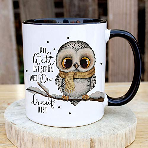 Tasse Becher mit Spruch Die Welt ist schön weil du drauf bist & Eule auf Ast Zweig Motiv Kaffeebecher Geschenk Spruchbecher ts1075 - ausgewählte Farbe: *schwarz-weiß*