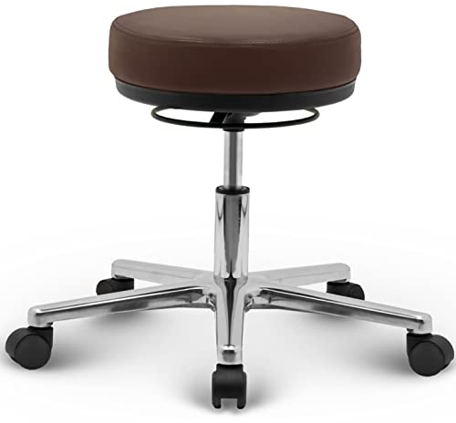 VERSEE Höhenverstellbarer Arbeitshocker LIBER aus Echt-Leder - Braun - Komfortable Polsterung - Belastbar bis 150kg - Ideal für Büro und Praxis