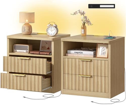 TEENFON Tavolino da Letto Scanalato, Comodino con Prese USB e Tipo C, Illuminazione LED, 2 Cassetti e Scomparto Aperto, per Camera da Letto e Soggiorno, Legno Naturale