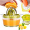Presse Agrumes Manuel 4 In 1 Presse Citron/Orange/Lemon Manuel Presse Agrume Presse Agrumes Manuels Separateur Oeuf Jaune Et Blanc Rapeuse Legume Manuelle Rape A Fromage/Carotte Avec Conteneur 400ml