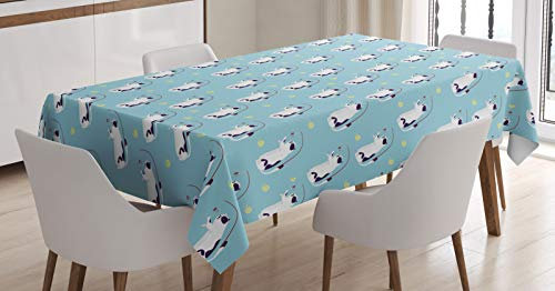 ABAKUHAUS Gattino Tovaglia, Fluffy Gatti Che Giocano Intorno, Rettangolare per Sala da Pranzo e Cucina, 140 cm x 170 cm, Pale Blue e Multicolore