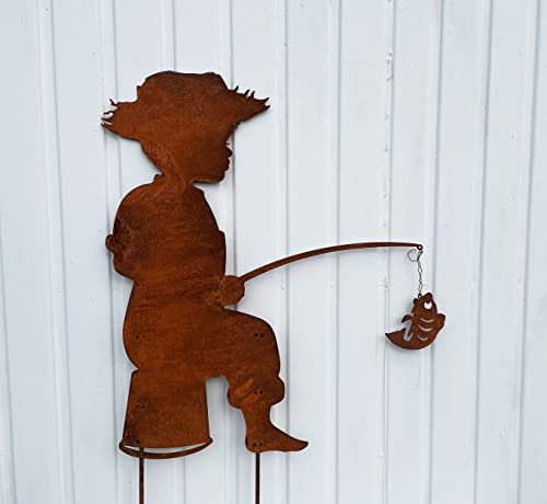 Figurine de jardin garçon pêcheur Tom avec poisson 70 x 60 cm à planter - Décoration de jardin en métal rouillé - Résistant aux intempéries - Décoration de bassin - Figurine maritime en métal