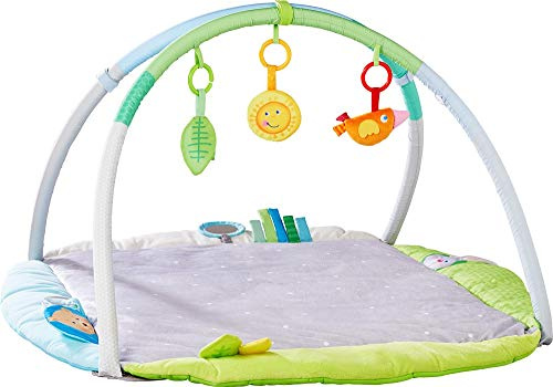HABA 304778 - Spieltrainer Kuschelnest, mit weicher Spieldecke, höhenverstellbaren Spielbögen mit 3 Greiflingen inklusive akustischer und optischer Effekte, von Geburt an geeignet