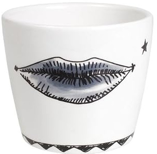 Blond Amsterdam Taza de cerámica artesanal 0,15 L sin asa con mensaje “Kiss Me” en blanco y negro – diseño romántico y minimalista
