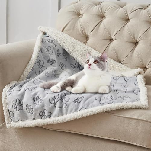 Tout Doux – Couverture Imperméable Réversible Flanelle & Sherpa pour Chien et Chat | Plaid Lavable, Durable et Résistant pour Animaux | Protection Canapé, Lit, Voiture ou Tapis de Sol (Gris, Small)
