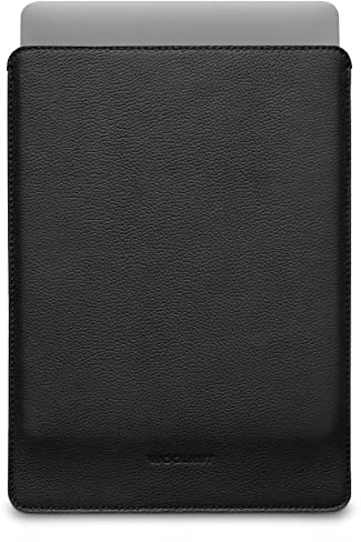 WOOLNUT lederhülle für MacBook Air 15 – Laden in der Hülle – Vollnarbenleder, Innenseite aus Wollfilz – perfekte Passform – skandinavisches Design, kompatibel mit Apple MacBook Air 15 Zoll – Schwarz