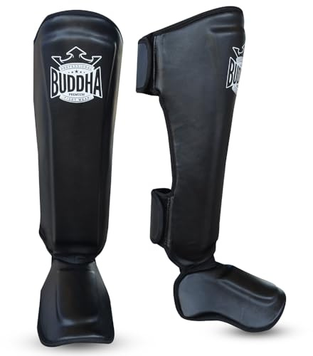 BUDDHA FIGHT WEAR – Episches Modell der Schienbeinschoner für Muay Thai, MMA und Kickboxen – Hergestellt aus Kunstleder der neuesten Generation – Widerstandsfähigere und verstärkte Nähte – Schwarz – M