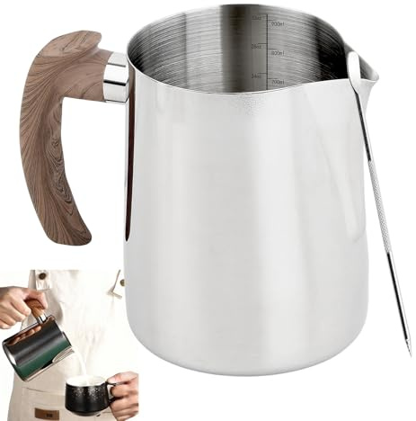 Brocca per Latte in Acciaio Inossidabile 1000 ml, con Ago per Latte Art, Scala di Misurazione Precisa, BPA-Free, Design Antigoccia e Manico Ergonomico, per Caffè, Cocktail e Cucina