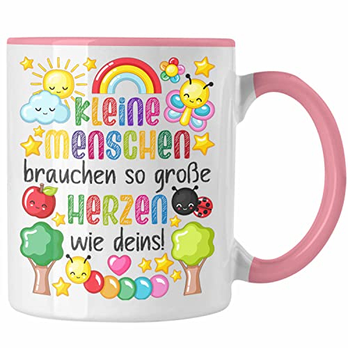 Trendation - Erzieherin Tasse Geschenk Danke Dankeschön Abschiedsgeschenk Beste Kindergärtnerin Spruch Kleine Menschen Brauchen Dein Herz (Rosa)