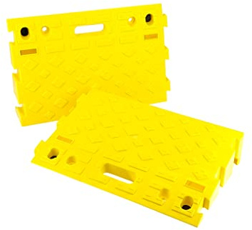 MAXXHAUL 50707 Portable Interlocking Plastic Curb Threshold Ramp Set (Yellow), 21.5 x 13.5 x 4 in, 2,000 lb Capacity per Ramp, for Driveway, Dock, Scooter, Wheelchair, Car, Truck