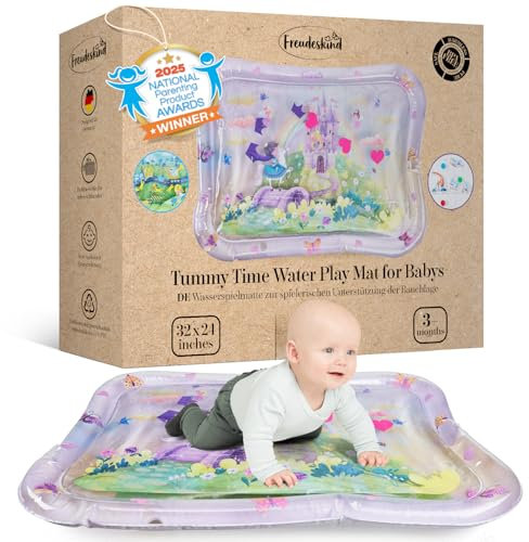 Freudeskind TummyTime Wassermatte XXL by, Baby Wasserspielmatte, 100% Phtalate- & BPA-frei ab 0, 3, 6, oder 9 bis 24 Monate, Sensorische Montessori Spielmatte, Babyspielzeug Bauchlage