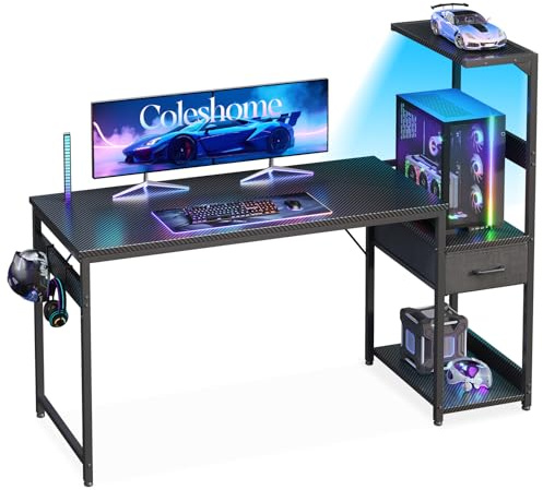Coleshome Bureau Gaming avec Éclairage LED, 137×48 cm Bureau Gamer avec Rangement Tiroirs et Étagères, Bureau Informatique Réversible avec Patère pour Casque, Noir Fibre de Carbone