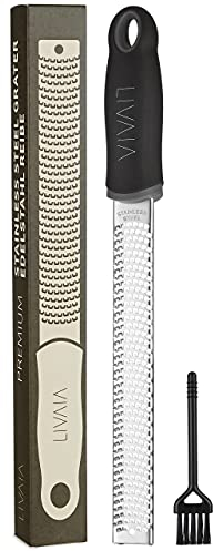 LIVAIA Grattugia per parmigiano in acciaio inox: Premium grattugia in acciaio - Grattugia per zester, grattugia per formaggio e grattugia per noce moscata - Grattugia da cucina