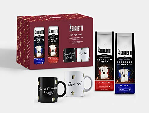 Bialetti You&Me Tazza Set, 2 tazze Nero e Bianco e 2 Sacchetti Caffè Macinato Perfetto Moka Gusto Classico e Intenso da 250 gr, Confezione Regalo