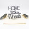 Deko-Holzschriftzug »Home On Wheels« - 3D Wanddekoration für Wohnmobile, Camper Vans und Wohnwagen - Schönes Geschenk fürs Camping (Grau)