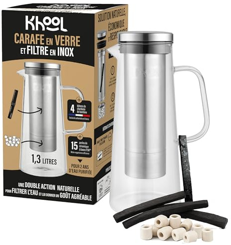KHOOL | Caraffa d’acqua in vetro con filtro in acciaio inox | 15 perle di ceramica e 4 bastoncini di carbone di bambù | Purifica e migliora il gusto dell’acqua | +1 L