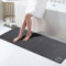 Grand tapis de bain extra long à séchage rapide, super absorbant, envers en caoutchouc antidérapant, pour sol de salle de bain, baignoire, douche, évier, gris foncé (40 x 120 cm)