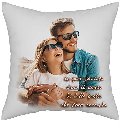 Generico Cuscino Personalizzato con Foto Frase Nomi Idea Regalo Casa Nuova Compleanno Festa Mamma Papà Nonni Innamorati Anniversario Fidanzati Famiglia Amici Amore Decorazioni Divano Letto Promozione
