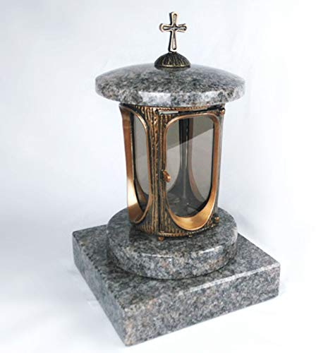 designgrab Grablampe mit Granit Sockel 20x20x5 cm, aus messingfarbenem Aluminium in Antikoptik mit Kreuz und Granit Himalaya