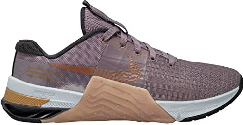 NIKE Women's Metcon 8 Premium Sneaker, Purple Smoke Metallic Copper, 5 UK