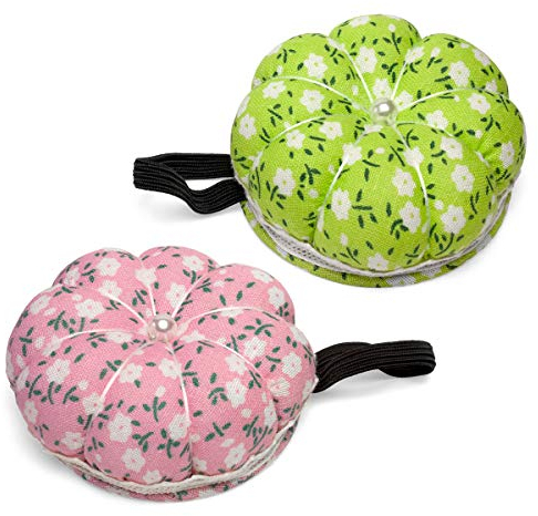 Faden & Nadel 2 x Kürbis Nadelkissen, Grün & Rosa, mit elastischem Gummi für das Handgelenk, Ø5,5 cm