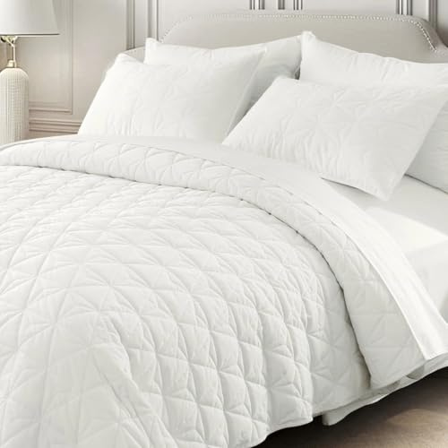 DAWNDIOR Corduroy Quilt Set King 104x90, Lightweight All-Season Quilt with 2 Pillow Shams, Soft Fine-Striped Quilted Bed Cover, Cream White