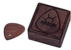 Alnicov Caja de madera para púas de guitarra, caja de almacenamiento con forma de corazón y 1 púa de madera