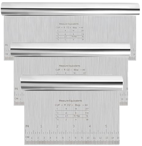 Teigschaber Edelstahl 3 Stück Teigschneider Set Extra Scharf & Antihaft, Dough Scraper mit Messskala für Backen Torten Glätten Teig Schneiden Küchen Zubehör DIY Geschenk (Größen 15/20/25cm)
