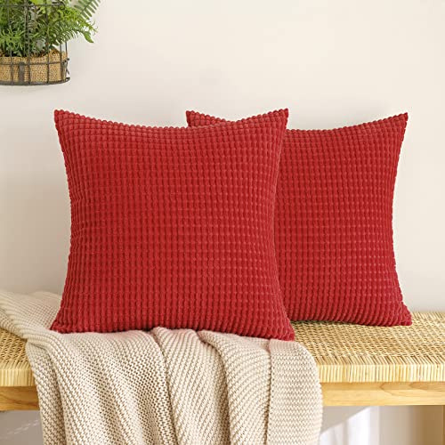 EMEMA Kordsammet örngott jul granulat dekorativa soffkuddar kuddar örngott soffkuddar örngott mjuka örngott prydnadskuddar för soffa vardagsrum set om 2 45 x 45 cm röd