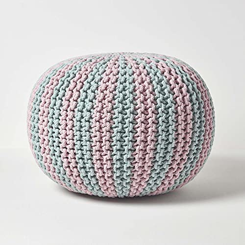 Homescapes Pouf, blau-rosa gestreifter Strickpouf, großes Bodenkissen 40 x 50 cm, dekorativer Fußhocker mit grob gestricktem Bezug aus 100% Baumwolle, Strickpuff/Strickhocker