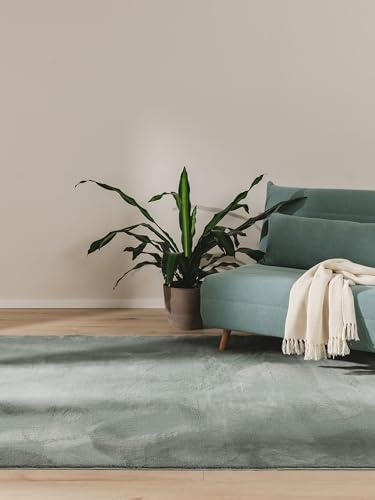 benuta Basic Kunstfaser Fellteppich Furry - Grün 80x150 cm - Weicher Wohnzimmerteppich - Anti-Rutsch-Rückseite - Waschbar - Für Fußbodenheizung geeignet