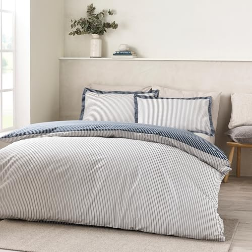 Catherine Lansfield Oxford Pinstripe Reversible Super King Duvet Cover Set with Pillowcases Navy Blue