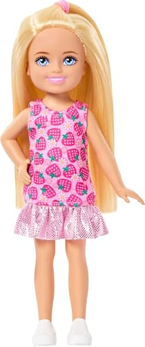 Barbie Club Chelsea, muñeca pequeña de 15,24 cm con Pelo Rubio, Vestido extraíble con Estampado de Fresas y Zapatos, JJB33