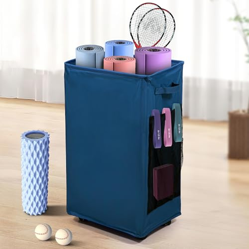 wymulot Estante de almacenamiento para esterilla de yoga, estante de almacenamiento para gimnasio en casa con ruedas, soporte lateral para esterilla de yoga, 2 bolsillos de malla, cesta de