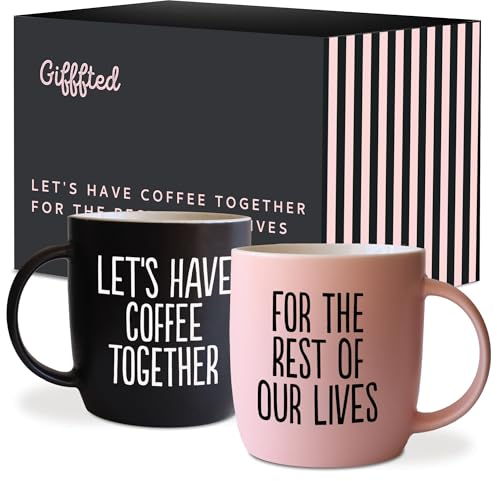 Triple Gifffted Set di tazze da caffè Lets Have Coffee Together, regalo di fidanzamento per coppie, sposi appena sposi addio al nubilato, lui e lei, Mr e Mrs, Natale, San Valentino, in ceramica, 380