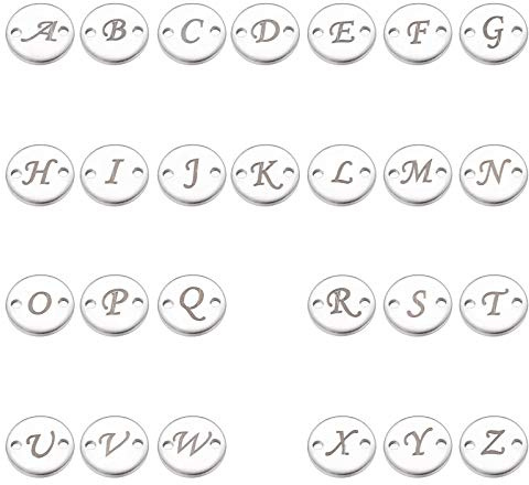 UNICRAFTALE 52pcs Ciondoli In Metallo Con Lettere'Alfabeto In Acciaio Inossidabile Ciondoli Con Lettere Az Tondo Piatto Con Ciondoli Con Lettere Iniziali 1.2 mm Connettori di Collegamento 10 mm