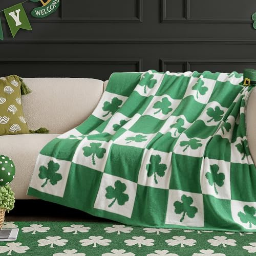 Amélie Home St. Patrick's Day Shamrock Checkerboard Chenille Knit Throw Blanket, Reversible Soft Cozy Blankets for Irish Festival Decor, Couch, Bed, Sofa, Gift, Couch, 50x60, Green/White