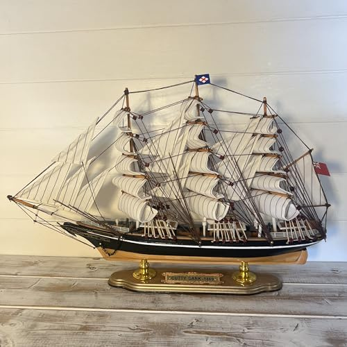 Thorness Fully Rigged Cutty Sark Model Yacht | 52cm (L) x 33cm (H) | Nautical ornament | sailboat model | Cutty Sark sailing ship model | Fully assembled model boat ready for display