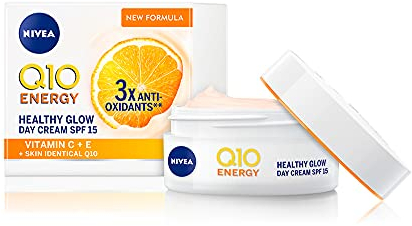 NIVEA Q10 Anti-Wrinkle Energy Radiance Boost Day Cream SPF 15 (50ml), Fast absorbing Anti-Wrinkle Moisturiser with Vitamin C, Day Cream for immediately refreshed and healthy glowing skin