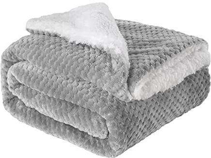 IlGruppone Coperta Plaid in Pile Sherpa Invernale, Morbida e Calda,440 Gr/Mq Coperta Pelosa Tinta Unita Con Lavorazione Divano in Finta Pelliccia - Grigio - Plaid 127x152