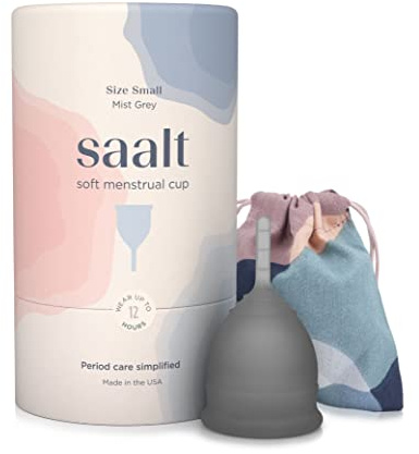 Saalt Soft Menstruationstasse – Beste empfindliche wiederverwendbare Periodentasse – 12 Stunden tragen – Tampon- und Binden-Alternative (Grau, Klein)