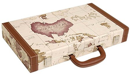 Luxus Backgammon-Koffer-Set Weltkarte 38 x 46 cm – weißer Kunstleder-Koffer mit beigem Spielfeld aus Faux Suede, voll ausgestattet – faltbares Reise-Backgammon.